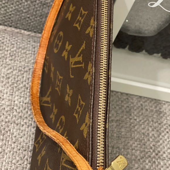 SOLD Authentic Louis Vuitton Pochette Accessoires - Picture 5 of 11